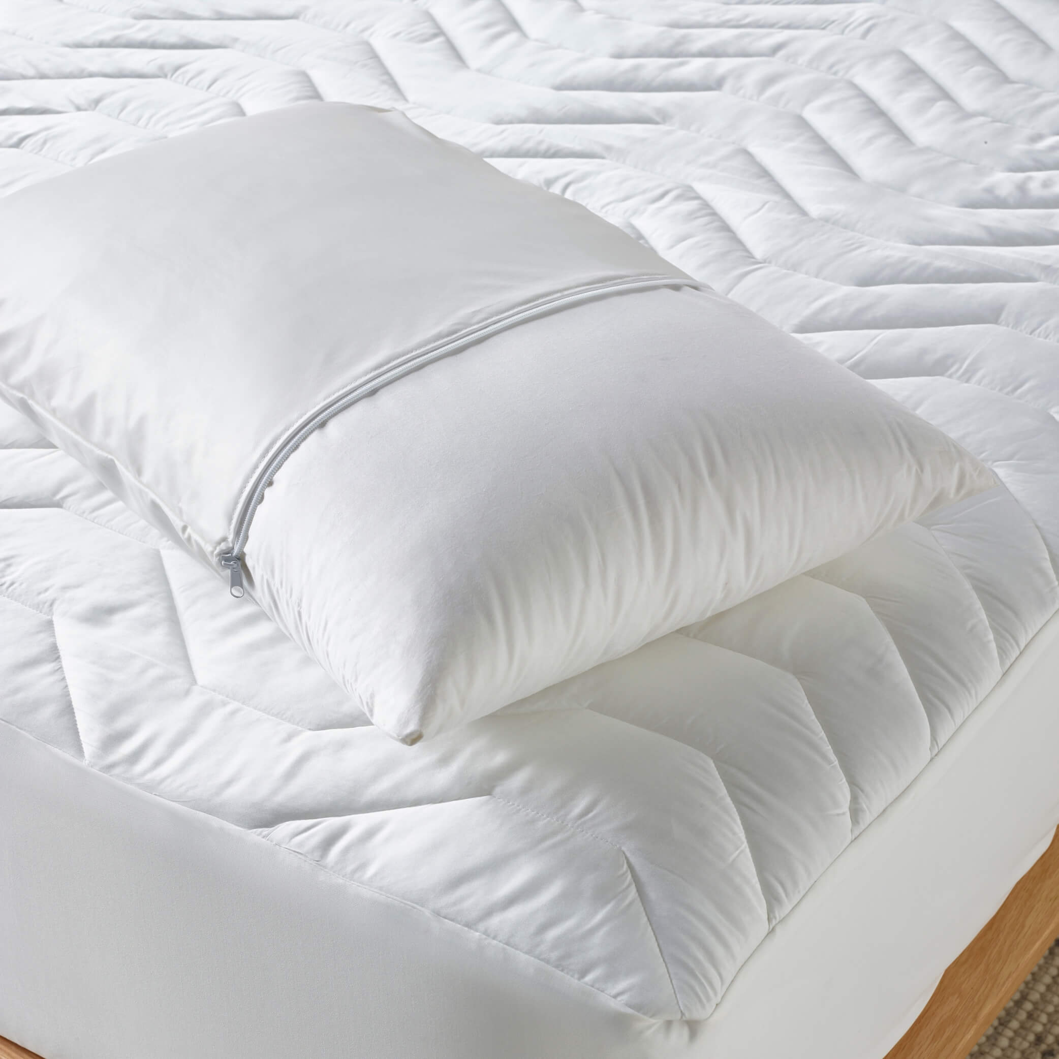 DuraTherme Waterproof Pillow