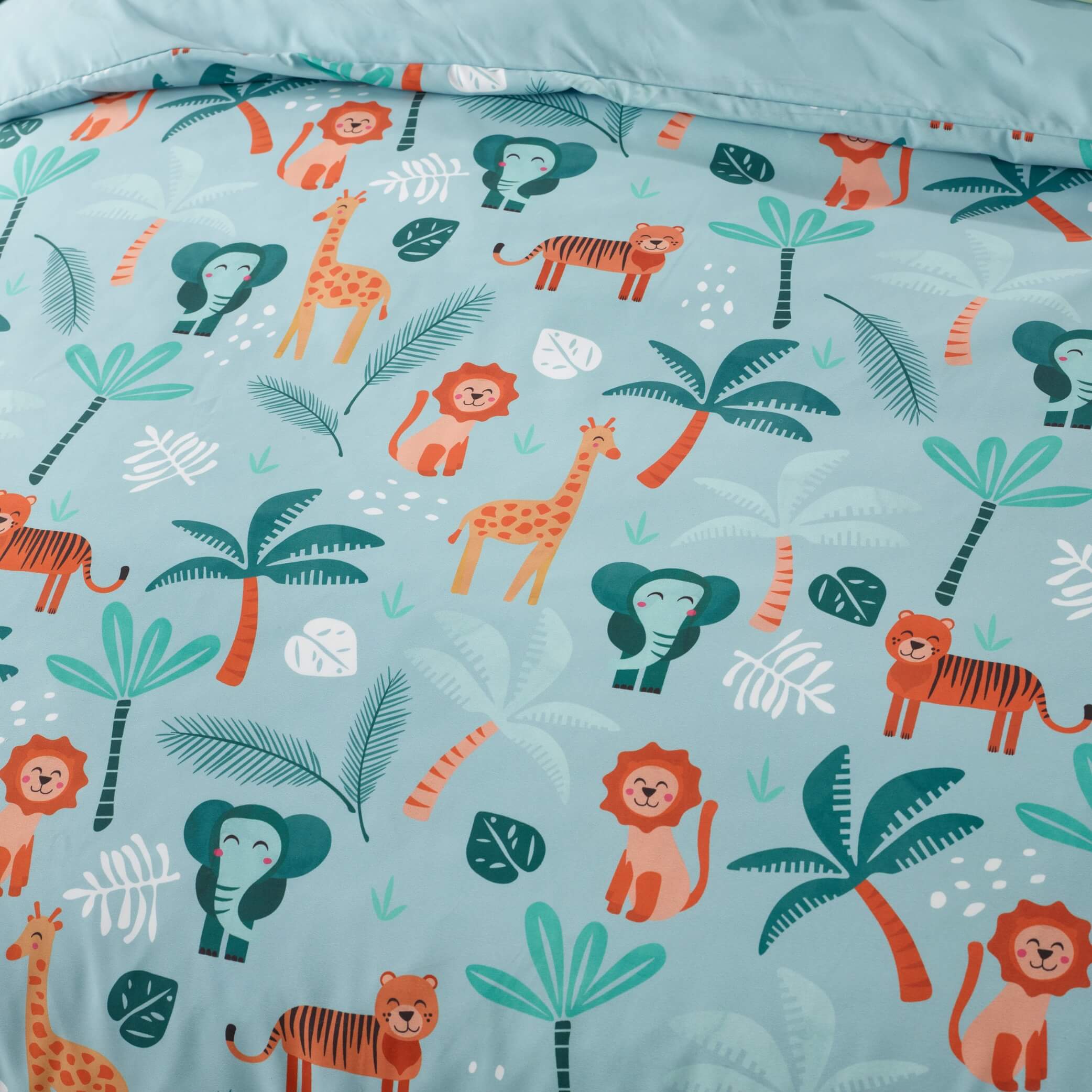 Waterproof quilt cover set with jungle theme 